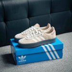Adidas Samba 阿迪达斯运动鞋 采用固色翻毛皮组合牛剖革鞋面材质 外置正确3层组合围条加厚烟胶橡胶大底 货号：Ji3882 尺码：36 37 37.5
