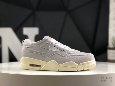 210 air Jordan 4 Rm Aj4 乔丹4代 Aj4 乔4 乔丹篮球鞋系列 整鞋采用皮革与麂皮材料打造，鞋面使用黑色皮革作为主体框架，搭配鞋头黑色麂