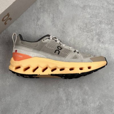 本地 核心私 On 昂跑 Cloudsurfer Trail 低帮 舒适网布减震防滑耐磨长跑跑步鞋 稳健敏捷、功能多面，用轻量脚感和灵活反馈，助力跑步训练和运动