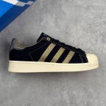 本地 核心私 公司级Adidas三叶草 Originals Superstar Ayoon W 经典贝壳头厚底系列低帮百搭休闲运动板鞋 鞋面采用皮革材质制成，搭