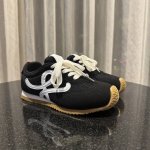 Loewe罗意威 Size：27-37码 经典系列 优质网面拼接，质感满满 低帮款式 透气又舒适 魔术贴设计，穿脱超方便
