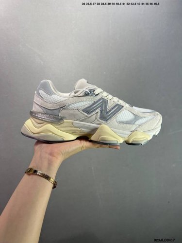 公司级Joe Freshgoods X New Balance Nb9060 联名款 复古休闲运动慢跑鞋 鞋款灵感源自设计师本人对夏日的怀日回忆。鞋面大身由空间
