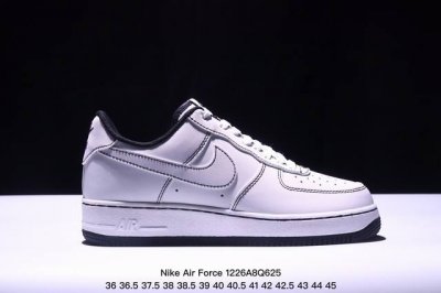 Nike 耐克 男女鞋真标半码制，升级原楦原纸版数据开发版型，采用硬质粒面牛剖皮革鞋面材质，内置全掌air Sole气垫2024龙年专属配色,耐克nike Ai