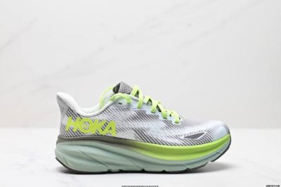 公司级Hoka M Clifton 9 Gtx 全新配色 网面透气 公路运动鞋 新款采用超厚中底的设计 让它跑在了其他厂商的前面 推出的跑鞋以缓震和轻量的优势