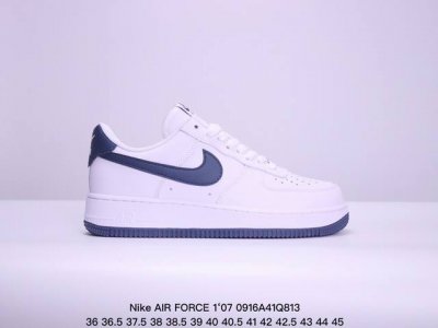 公司级耐克nike Air Force 7 空军一号低帮百搭休闲运动板鞋。柔软、弹性十足的缓震性能和出色的中底设计，横跨复古与现代的外型结合，造就出风靡全球三十