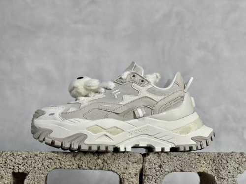 Fila Fusion 斐乐潮牌厚底硬糖凉鞋 T12W441005FAC 尺码：36 36.5 37.5 38 38.5 39 40