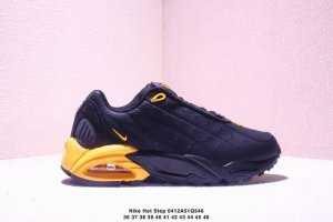 简介：Nike 耐克 男女鞋真标半码制，采用软质荔枝纹牛剖革鞋面材质，中底回弹Pu模嵌入开窗气垫装置组合锯齿防滑外底终于来了,著名说唱-奥布瑞 德雷克 格瑞汉D