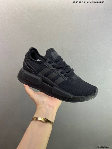 阿迪达斯新配色 Adidas Nmd G1 街头风经典百搭跑步鞋 以鞋型、角度和面料，力求展现 Adidas创新传统，采用时髦廓形，以抢眼外形诠释经典细节，为鞋