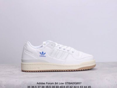 真标阿迪 Adidas Forum 84 Low 低帮摩术贴 新配色 百搭潮流休闲运动板鞋。以复古篮球鞋的外形为基础，采用皮革与织物拼接，简约百搭，更加贴合舒适