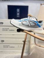 dior 迪奥最新配色老爹运动鞋 全新B30运动鞋 顺应复古市场的趋势的 Dad Shoes风格鞋款鞋舌上的Dior标志 也注明了这双鞋是B30的型号！B30运