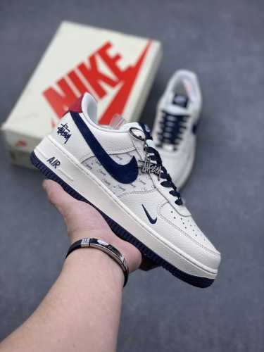 Nike Air Force 1 '07 Low “斯图西联名--米蓝红印字”空军一号 低帮 运动鞋 休闲鞋 折边针车 工艺难度大 原楦头原纸板 原装鞋盒 定制