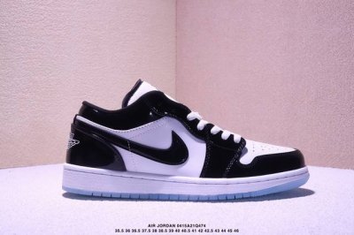 Air Jordan 1 Low Aj1 原装版本低帮球鞋一直是占领街头的宠儿。眼前两款 Air Jordan 1 Low 新品，不仅拥有黑脚趾的熟悉轮廓，简洁