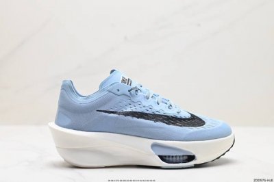 公司级新品发布 Nike Air Zoom Alphafly Next% 整体采用前作的设计语言，并且对后者的细节进行升级，马拉松和长距离路跑的性能极限设计而生