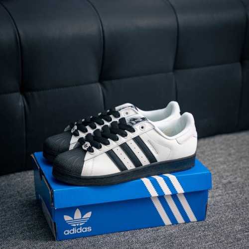 核心私 阿迪达斯Adidas三叶草 Originals Superstar Ii 贝壳头系列低帮经典百搭休闲运动板鞋 货号：Ji0124 尺码：35 36 37