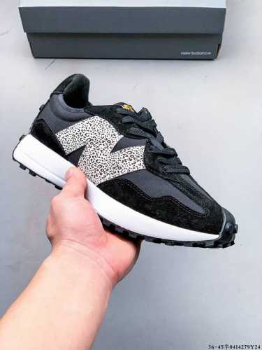 New Balance Ms327系列复古休闲运动慢跑鞋 原鞋打版 细节完美 采用尼龙及猪巴革麂皮物料拼接构成#中底高弹pu材质及满丁防滑橡胶外底上世纪 70