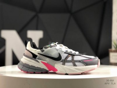 160 真标带半码耐克Nike Wmns V2K Runtekk Low复古潮系列未来复古老爹风百搭休闲运动慢跑鞋“白黑深灰粉” 货号：Fz5061 100 码