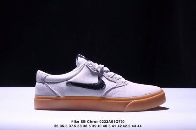 耐克Nike Sb Chron Solarsoft 百搭单品 太阳软底系列内增高休闲百搭滑板板鞋 采用耐磨翻毛皮拼接透气帆布鞋面材质#搭载双密度泡棉鞋垫 货号: