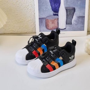 didas 贝壳头凉鞋 德训鞋童鞋 阿迪达斯贝壳头德训鞋童鞋 包头防撞凉鞋 系带方式:松紧扣 号码:26-37