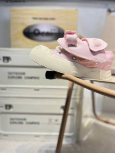 宝藏国产 国潮品牌Ocai Retro Sneaker 复古系列街头低帮厚底休闲运动鞋Ocai是Old Order团队在 年新的一个企划项目。Ocai的创立以满
