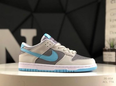 Sb Dunk Low Pro 扣篮系列复古低帮休闲运动滑板板鞋。采用脚感柔软舒适Zoomair气垫，有效吸收滑板等极限运动在落地时带来的冲击力，为街头运动者们
