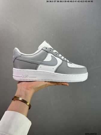 Nike Air Force 1 Low 货号：Fd9763-101 原厂冲刀皮料切割干净 无任何毛边 清洁度细节完美 做工细节全方位比对原鞋。 原楦原纸板 打 - 点击图像关闭