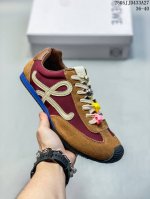 真标Loewe罗意威 Ballet Runner 2.0小牛皮 圆头系带 低帮 生活休闲鞋 罗意威全新版大头运动鞋Ballet Runner2.0 以其独特的设