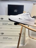 140 耐克 Nike Air Force 1 '07空军一号 百搭休闲运动板鞋。柔软、弹性十足的缓震性能和出色的中底设计，横跨复古与现代的外型结合，造就出风靡