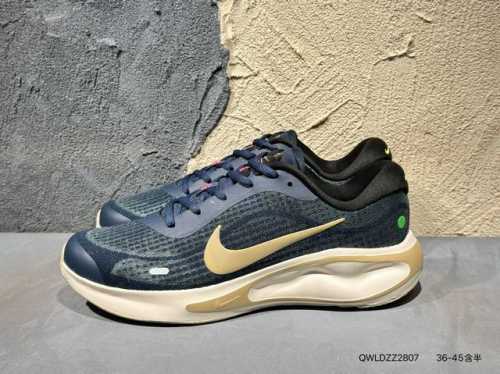 160 #新品上市实拍 耐克 Nike Journey Run 男女子透气公路跑步鞋 搭载柔软厚实的 Comfiride 泡绵缓震配置，助你征服充满挑战的路面，