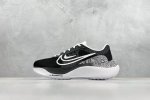 Yh版 Nk Zoom Fly 5 Prm 不可战胜系列轻量飞织低帮休闲运动慢跑鞋 此鞋专为短跑运动员而生，是为 5 至 10 公里距离的赛事和训练打造。整体设