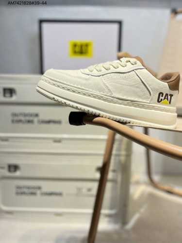 Cat 卡特 硬汉推土机品牌 系列工装休闲鞋 天猫同款 全新出炉 工艺品质 专为高端海淘代购客户准备 鞋面采用头层磨砂牛皮 此款每年销量爆炸20 218 Am7