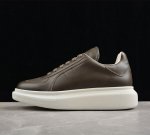 Alexander Mcqueen 麦坤 亚历山大 2024新款德训 面料:头层皮内里:羊皮内里大底:原版tpu组合底垫脚:羊皮垫脚 尺码： 35 36 37