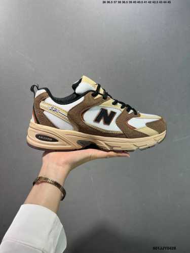 新百伦 Nb530 New Balance 530 复跑古鞋Nb530这鞋双确实是Nb家经复典古款式之一，以全科新技诠释，成打功造530鞋款。鞋面保在持530基