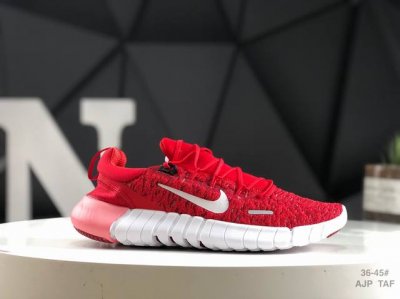 耐克 Nike Free Run 5.0 耐克 赤足5.0 轻便透气运动跑步鞋 类似袜子的Nike Free Run 5.0由至少20%的可回收材料制成，旨在从
