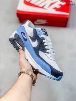 Nike耐克运动鞋男女鞋 Air Max 90 健身运动跑鞋休闲鞋 复古风十足！ Air Max 90 作为 Nike 旗下最经典的鞋型之一，凭借着百搭的造型，