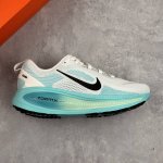 本地 核心私 公司级Nike Vomero 18 耐克 舒适减震防滑 低帮跑步鞋 全掌Reactx泡绵中底 前掌和后跟还配备了Air Zoom气垫单元 据说跑起