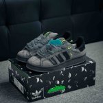 Adidas Originals Campus 00S Youth Of Paris 学院系列面包风经典复古低帮百搭休闲运动板鞋 联名深灰绿 货号：Ie8349