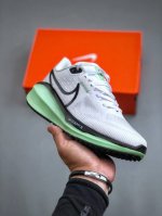 nike Air Zoom Vomero 17 全新科技提前原鞋开发 公司级版本区别市面真标版本 必定是官方强力主推款式，真正的zoom缓震科技嵌入如假包退 ，