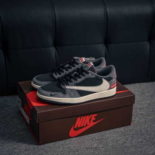 核心私 Nike Air Jordan Legacy 312 Low 乔丹 Aj 312 最强三合一混合版 有着交错结合的设计，它的名字就展现出它所包含的鞋款元