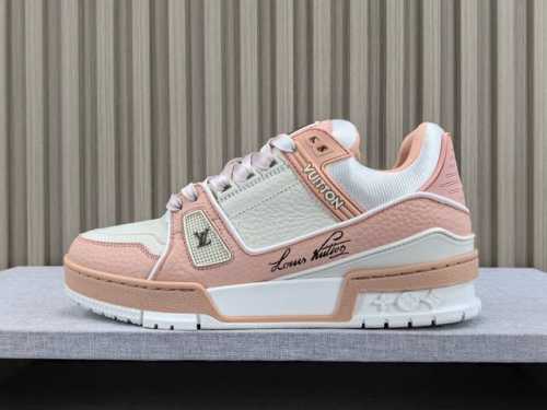 渠道优势 ！ 专柜版 驴牌 Lv Trainer 情侣限定系列 休闲 低帮 时尚板鞋 尺码 35 36 37 38 39 40 女款 注：此款比运动鞋偏大一码，