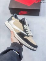 公司级头层真标带半码 耐克nike Sb Dunk Low Pro倒勾扣篮系列复古低帮休闲运动滑板板鞋。采用脚感柔软舒适zoomair气垫，有效吸收滑板等极限运