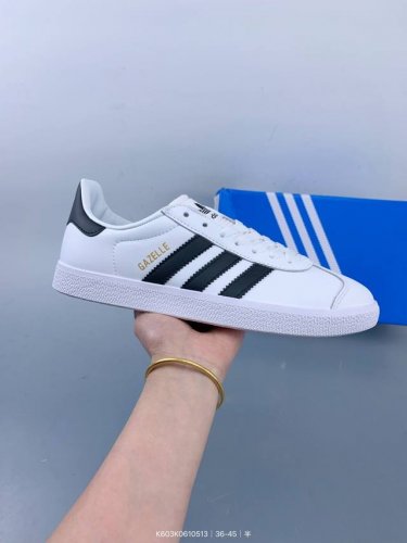 adidas Originals Gazelle Indoor 三叶草休闲防滑耐磨低帮板鞋 鞋头出色设计 塑就出众贴合感 稳固的后跟贴合足部曲线设计 软弹舒适