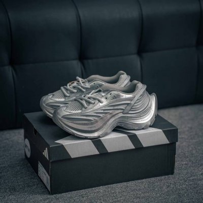 核心私 Adidas Xlg Mtw系列 舒适防滑透气 低帮 阿迪 休闲跑步鞋 货号：Ih1574 尺码：35.5 36 36.5 37 38 38.5 39