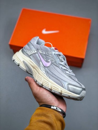 Nike Initiator Running创始者系列复古老爹鞋休闲运动舒适跑 采用透气网眼鞋面和支撑覆盖层，自然运动设计的phlyon中底用于缓冲，Brs 0