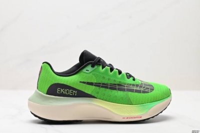 公司级Nk Zoom Fly 5超轻休闲缓震碳板跑步鞋 外围搭載轻量级Sr02泡棉载体.鞋面采用轻盈网眼设计.鞋垫与原厂一致采用Zoomx粘接而成. 货号:Fd