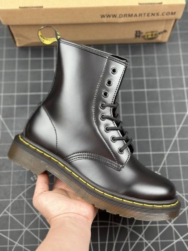 国庆福利 特价本地 核心私 Dr.Martens 马汀博士 马丁靴 1460 经典款8孔系列 软面 哑光面 黑色软皮 男女款全码开售 某物同香港代购 公司规格