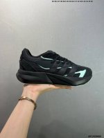 公司级Adidas Lightblaze 阿迪透气跑步鞋 麂皮网面拼接 纯原版本 简约舒适防滑耐磨低帮 休闲老爹鞋 承载青春情怀的板鞋 经典三条杠装饰鞋侧 品牌
