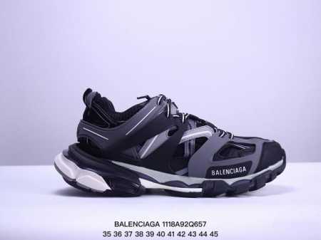 Balenciaga 巴黎世家 男女鞋原版一致配件防尘袋及附送鞋带，全部采用原档案原楦数据开发，1:1比例克重，原装全掌升级乳胶鞋垫设计，市面最为正确东莞代工原 - 点击图像关闭