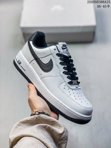 公司带半码 耐克Nike Air Force 1 07 空军一号低帮百搭休闲运动板鞋 柔软 弹性十足的缓震性能和出色的中底设计 横跨复古与现代的外结合 造就出风