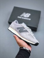 New Balance 471系列 灰色复古轻便平衡生活休闲鞋 上架实拍以复古跑鞋设计为灵感 融合现代舒适科技 重塑街头与日常穿搭的潮流风格 延续Nb标志性的流