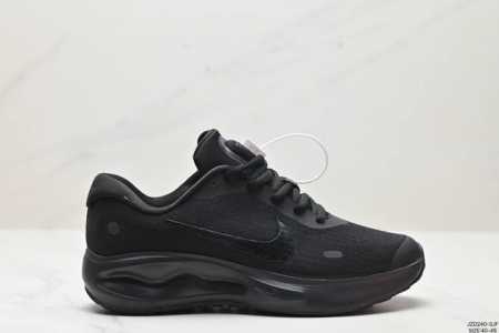 公司级nike Journey Run 2024跑步鞋 使用了新型的缓震材料 脚感偏韧 后跟有加厚的海绵填充 鞋子前掌和后掌做了加宽设计 增加了跑步时的稳定性 - 点击图像关闭